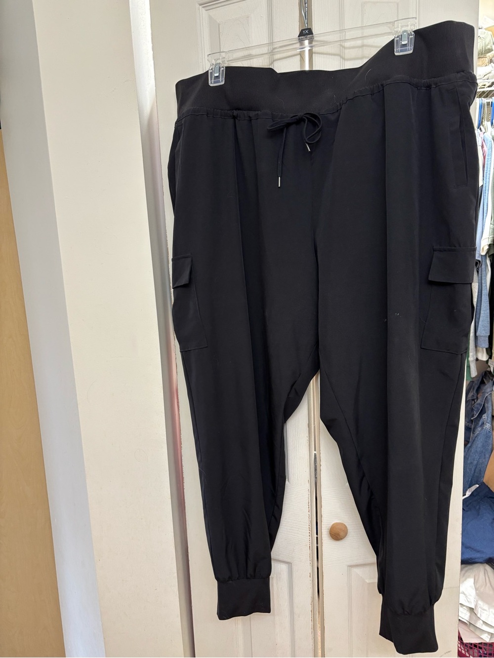 Women’s  Black Drawstring Cargo Jogger Pants